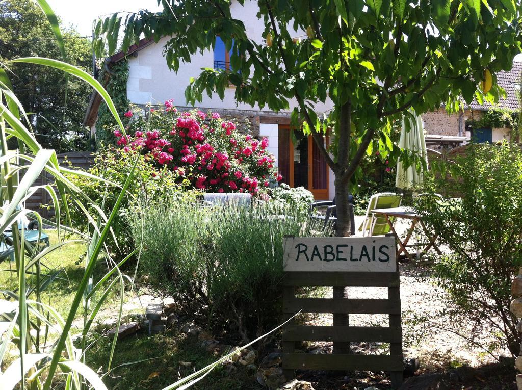 מלון Pouillé Les Chaumieres Du Chene מראה חיצוני תמונה